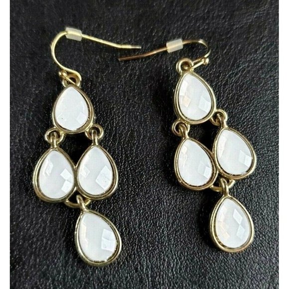 VINTAGE Jewelry- Gold Tone Beaded Dangle Teardrop Earrings- Lot of 5! - Picture 6 of 8